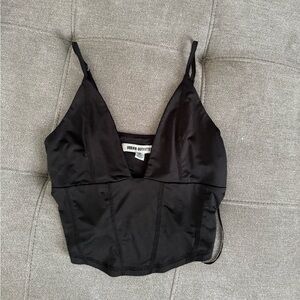 UO TOP SIZE M